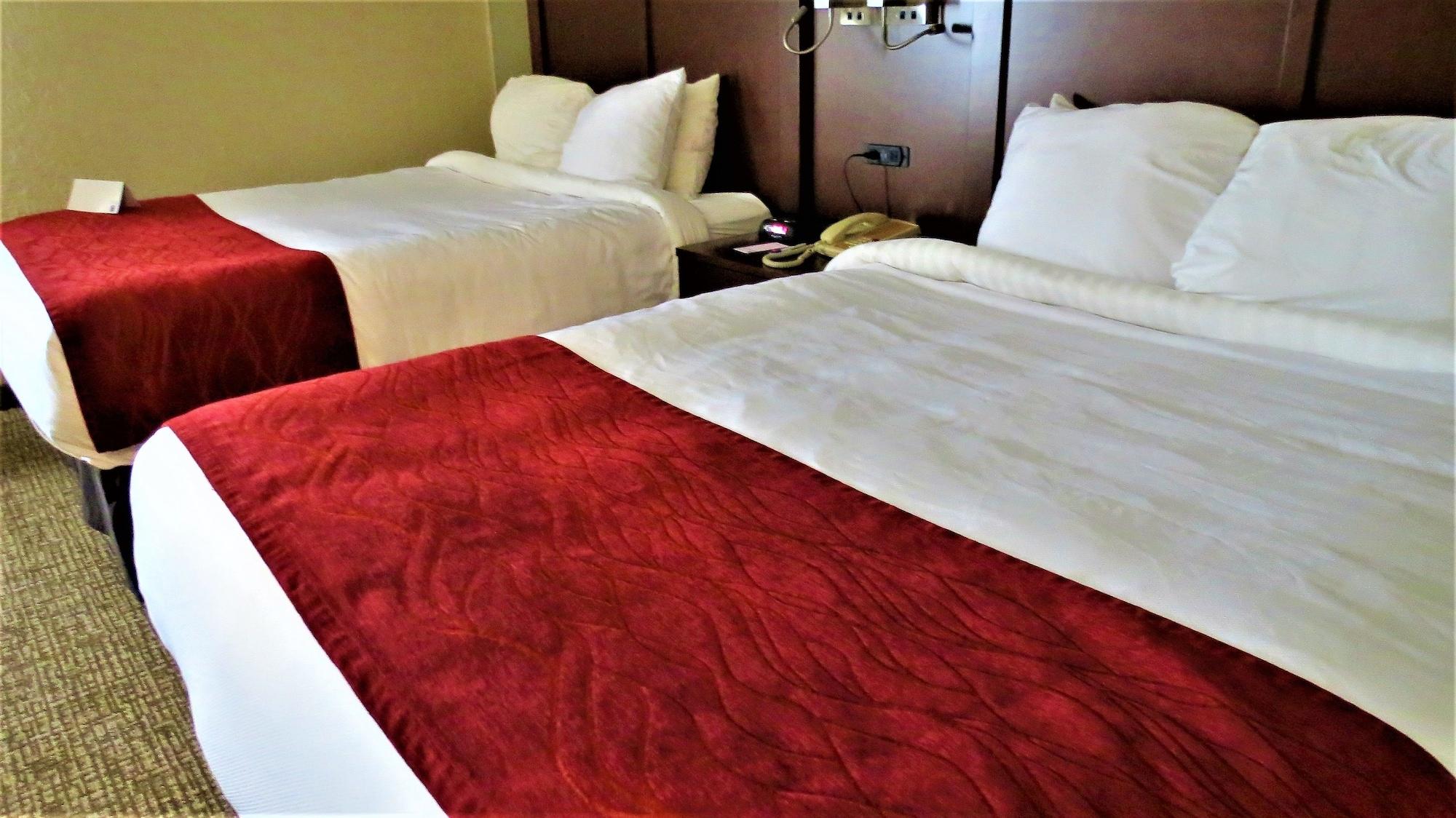 Comfort Inn & Suites Fairborn Near Wright Patterson Afb Екстер'єр фото