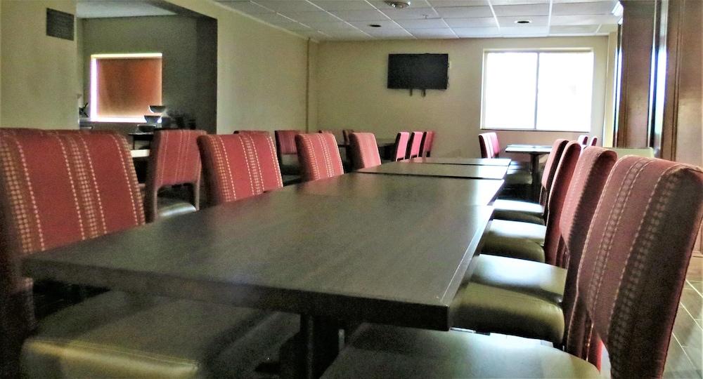 Comfort Inn & Suites Fairborn Near Wright Patterson Afb Екстер'єр фото