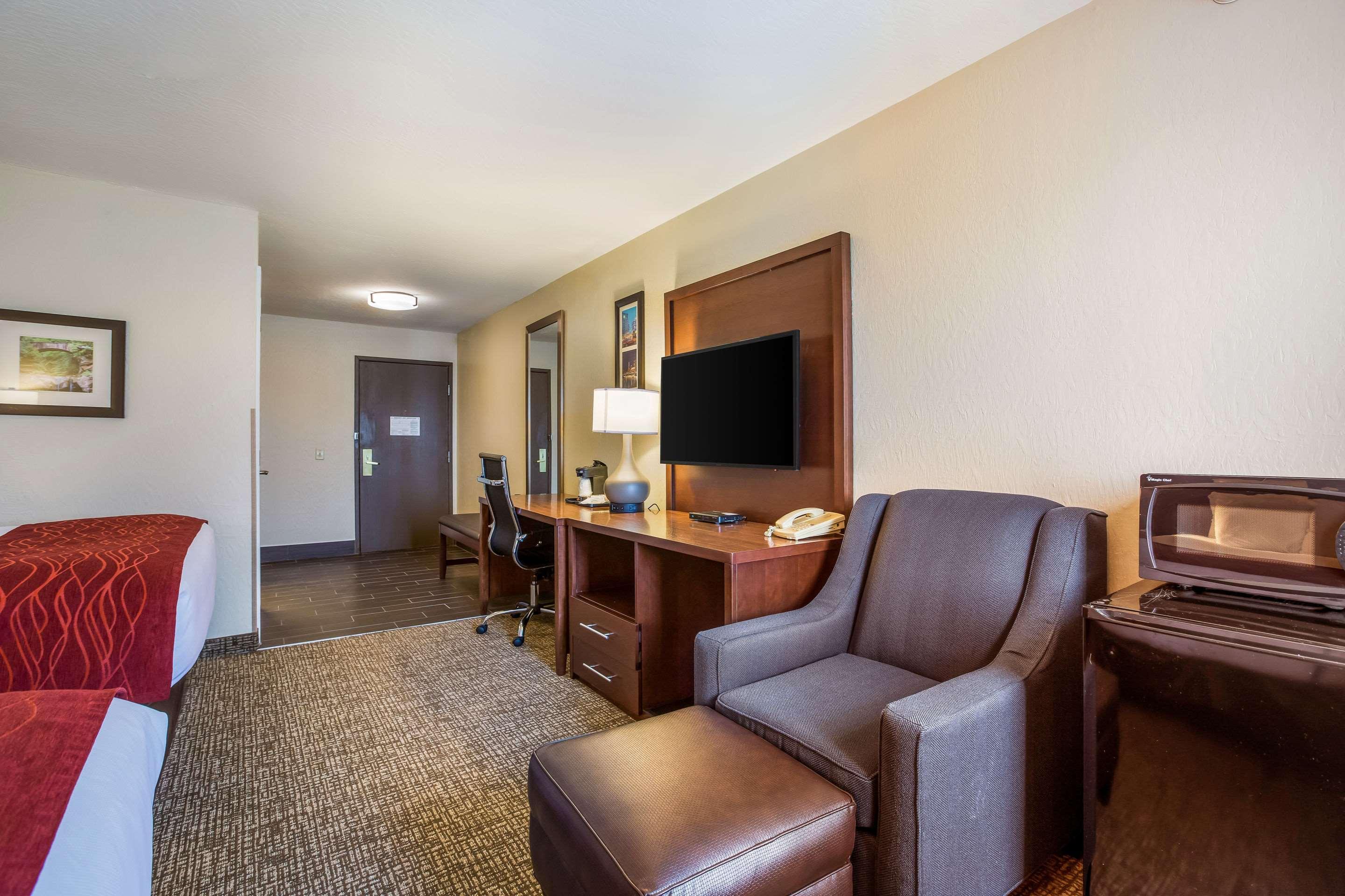 Comfort Inn & Suites Fairborn Near Wright Patterson Afb Екстер'єр фото