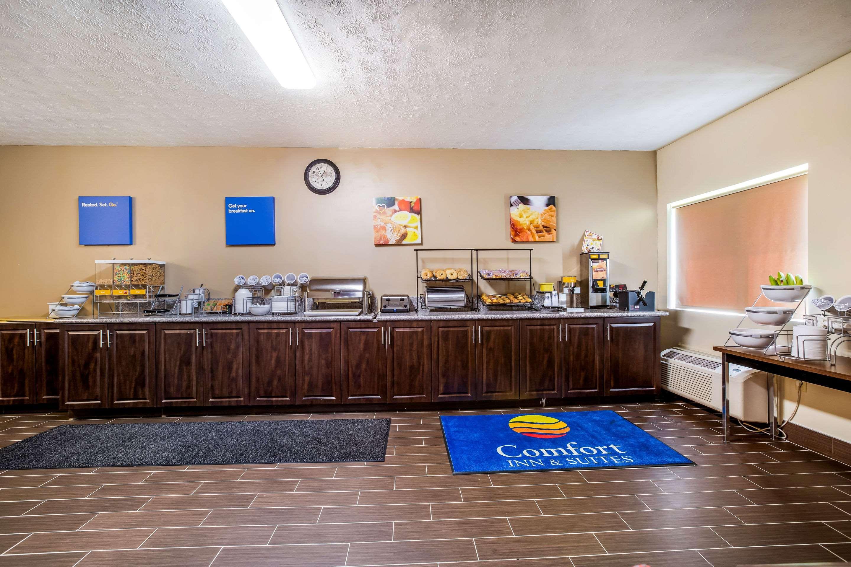 Comfort Inn & Suites Fairborn Near Wright Patterson Afb Екстер'єр фото