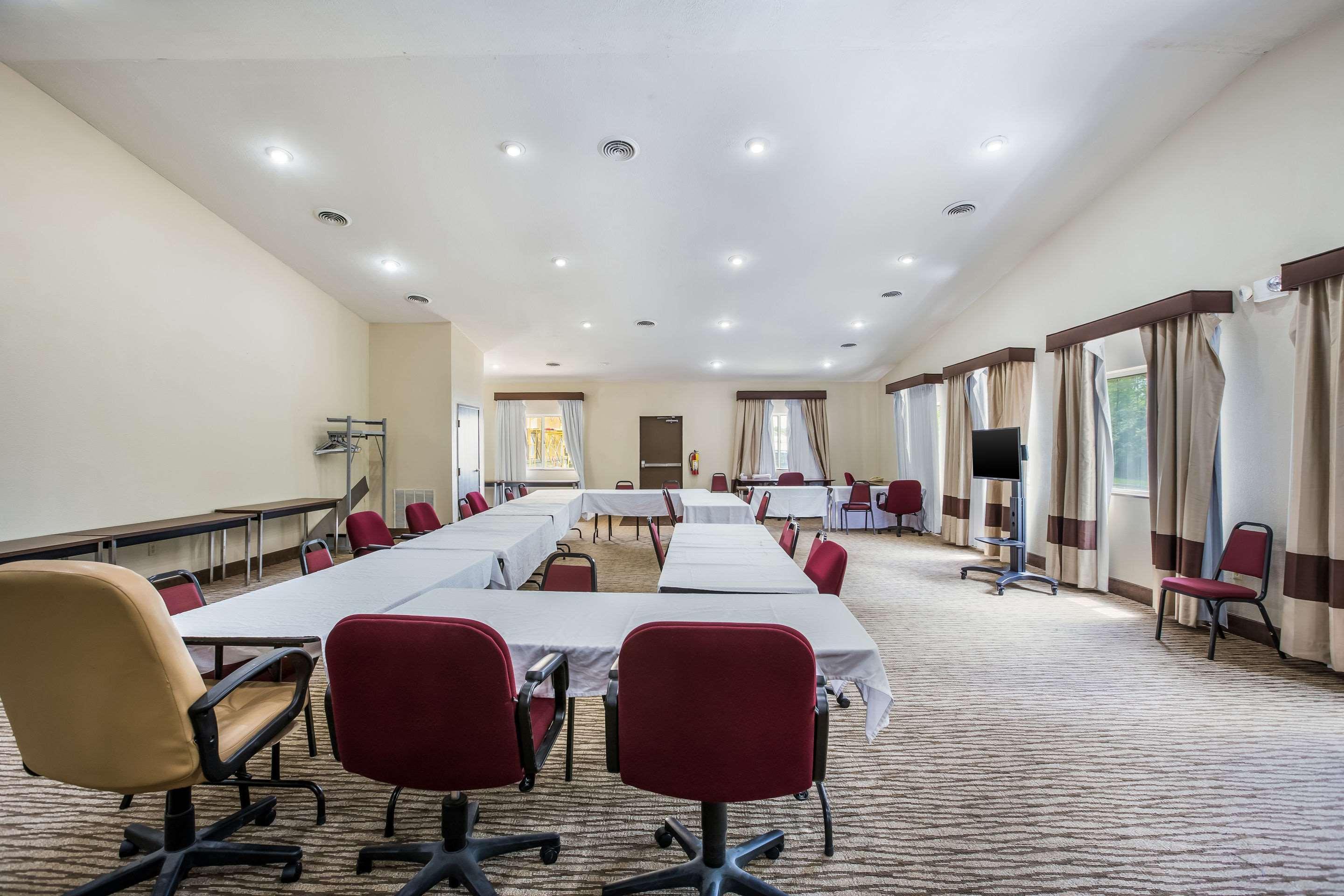 Comfort Inn & Suites Fairborn Near Wright Patterson Afb Екстер'єр фото