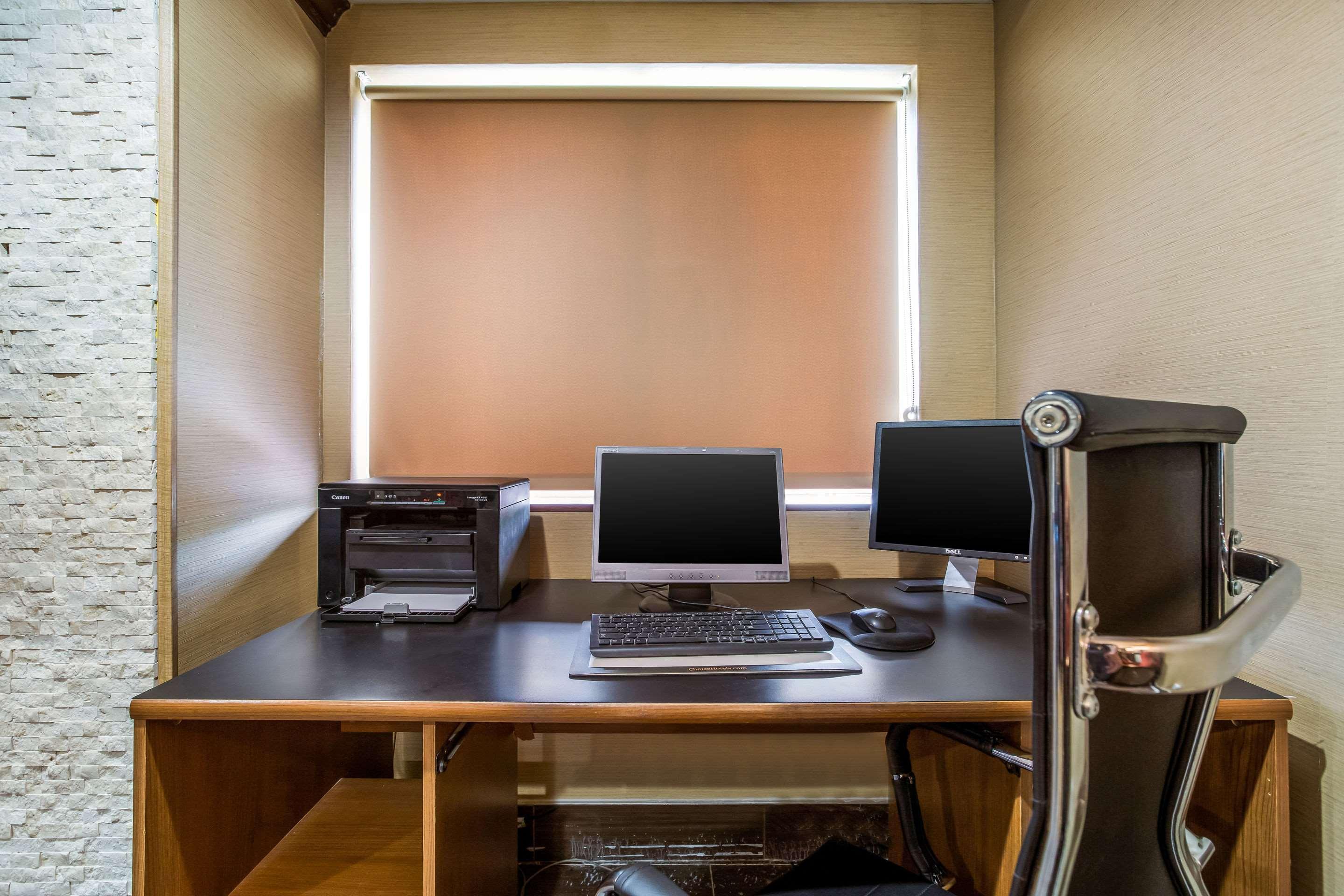 Comfort Inn & Suites Fairborn Near Wright Patterson Afb Екстер'єр фото