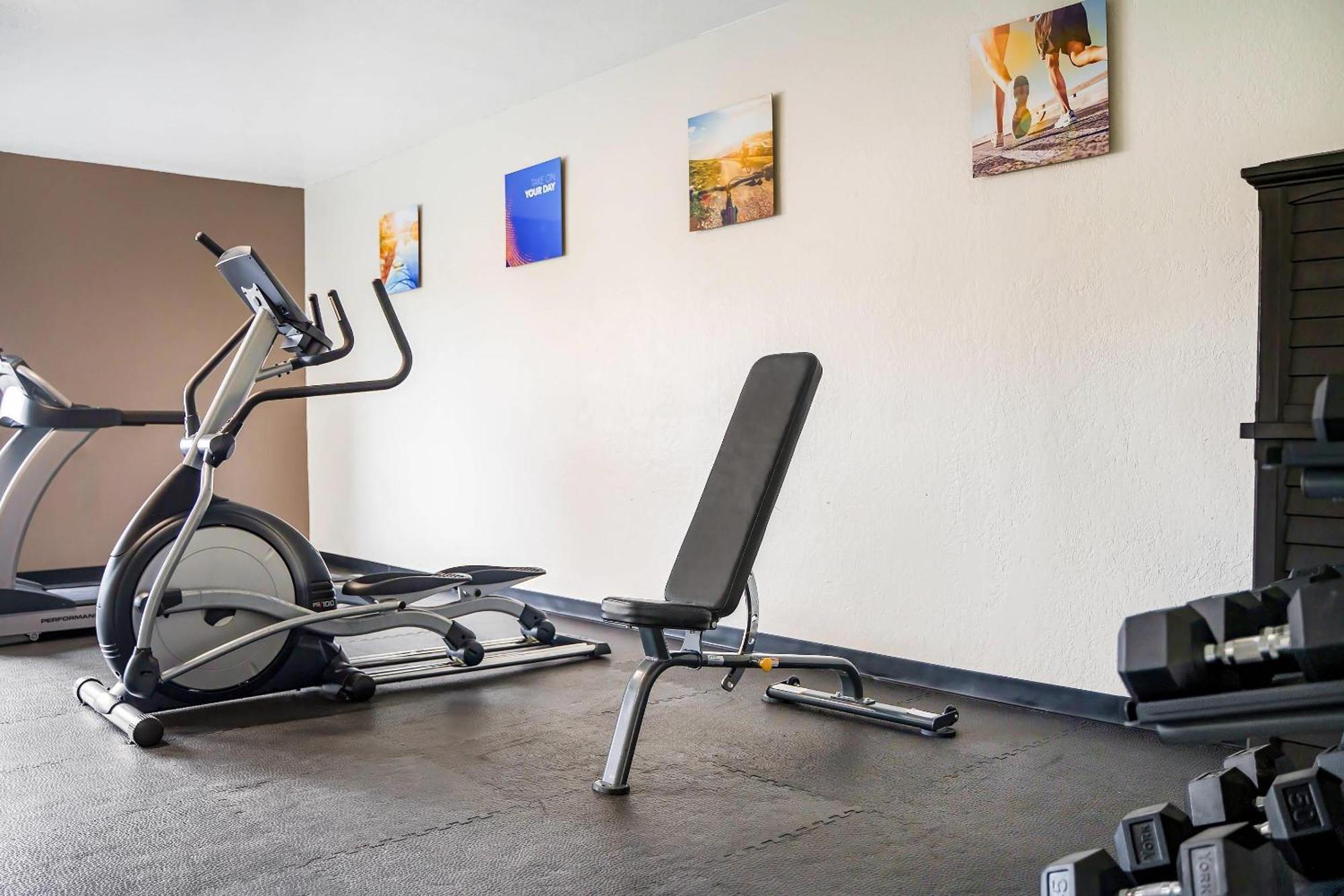 Comfort Inn & Suites Fairborn Near Wright Patterson Afb Екстер'єр фото