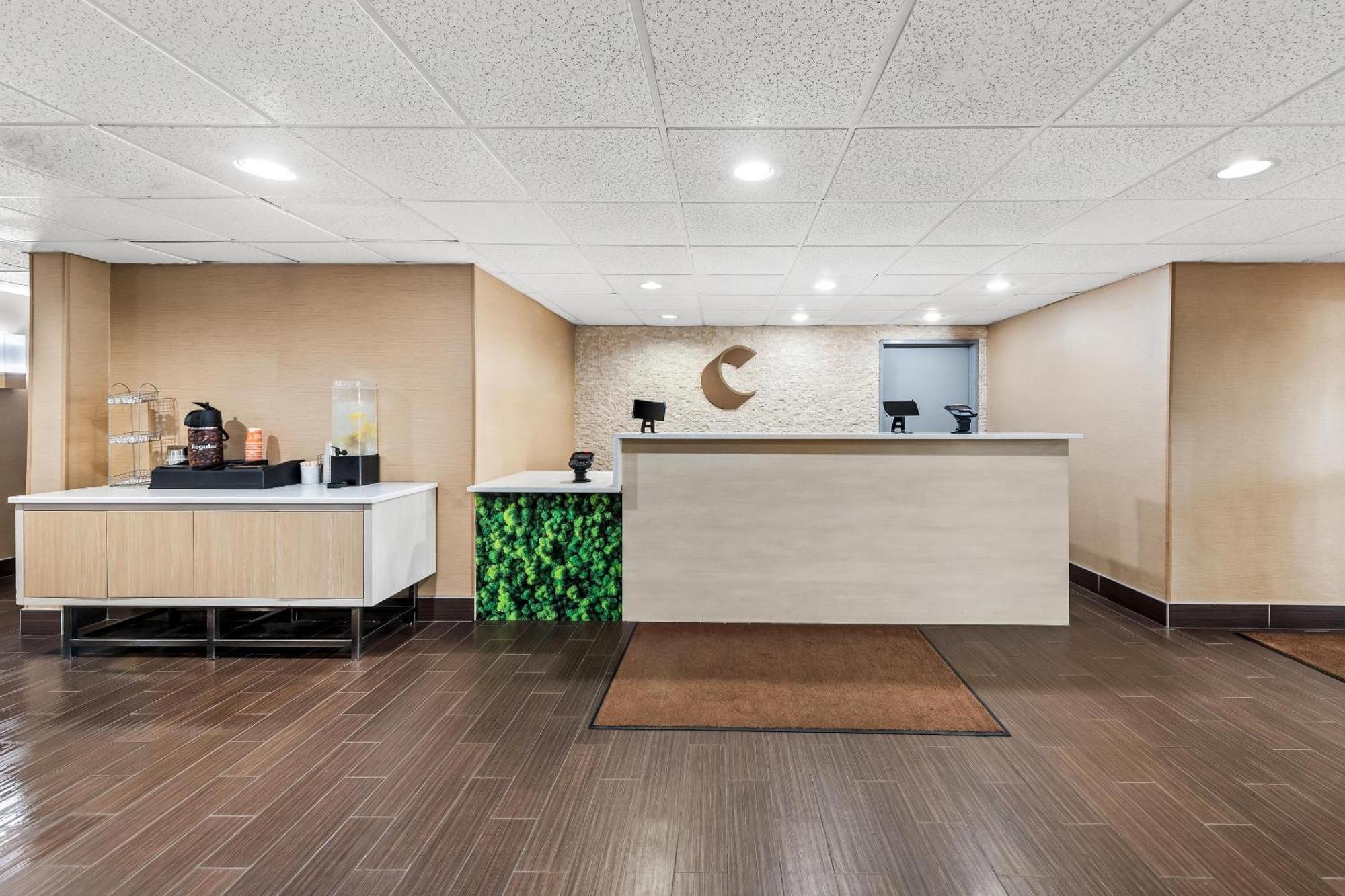 Comfort Inn & Suites Fairborn Near Wright Patterson Afb Екстер'єр фото