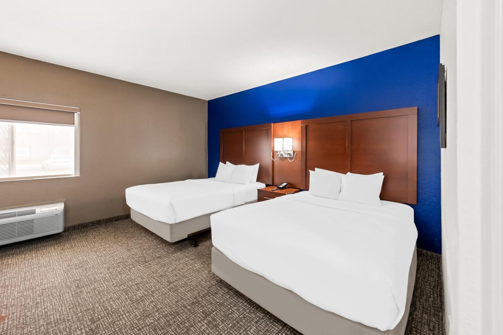 Comfort Inn & Suites Fairborn Near Wright Patterson Afb Екстер'єр фото