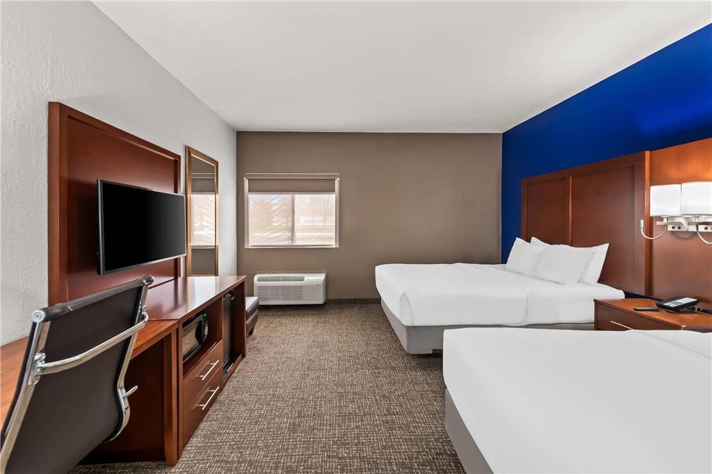 Comfort Inn & Suites Fairborn Near Wright Patterson Afb Номер фото