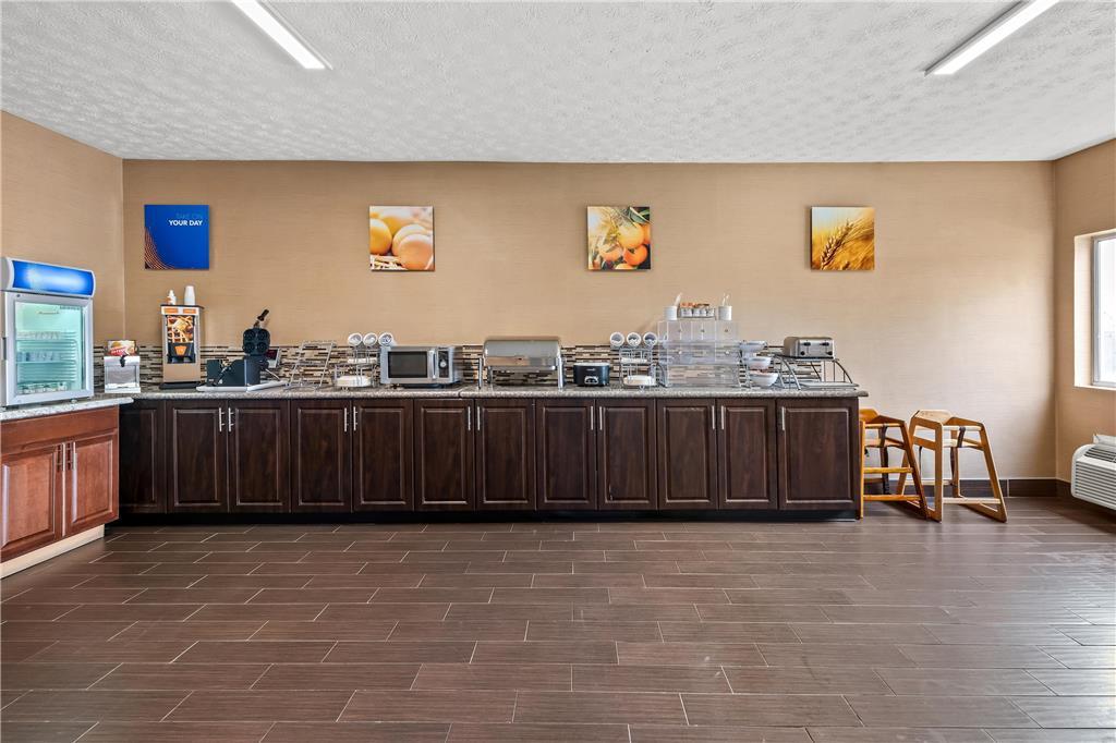 Comfort Inn & Suites Fairborn Near Wright Patterson Afb Ресторан фото