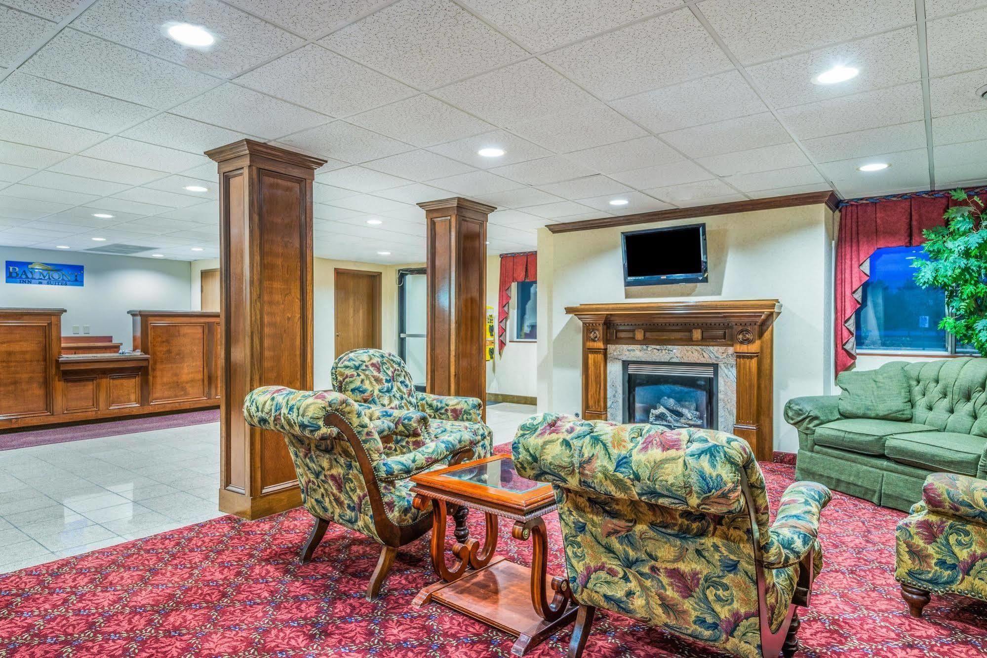 Comfort Inn & Suites Fairborn Near Wright Patterson Afb Екстер'єр фото