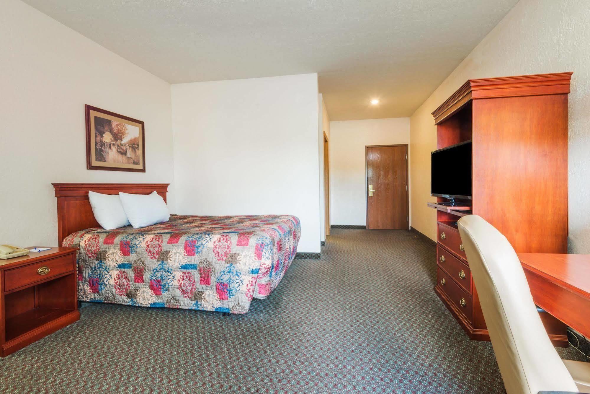 Comfort Inn & Suites Fairborn Near Wright Patterson Afb Екстер'єр фото