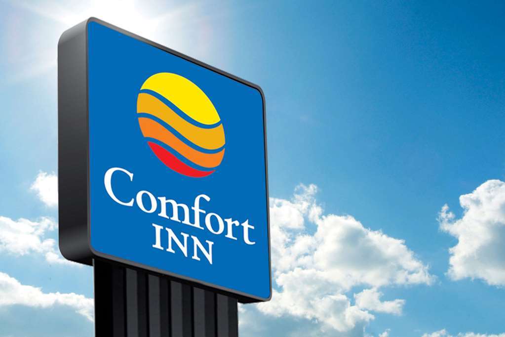 Comfort Inn & Suites Fairborn Near Wright Patterson Afb Екстер'єр фото